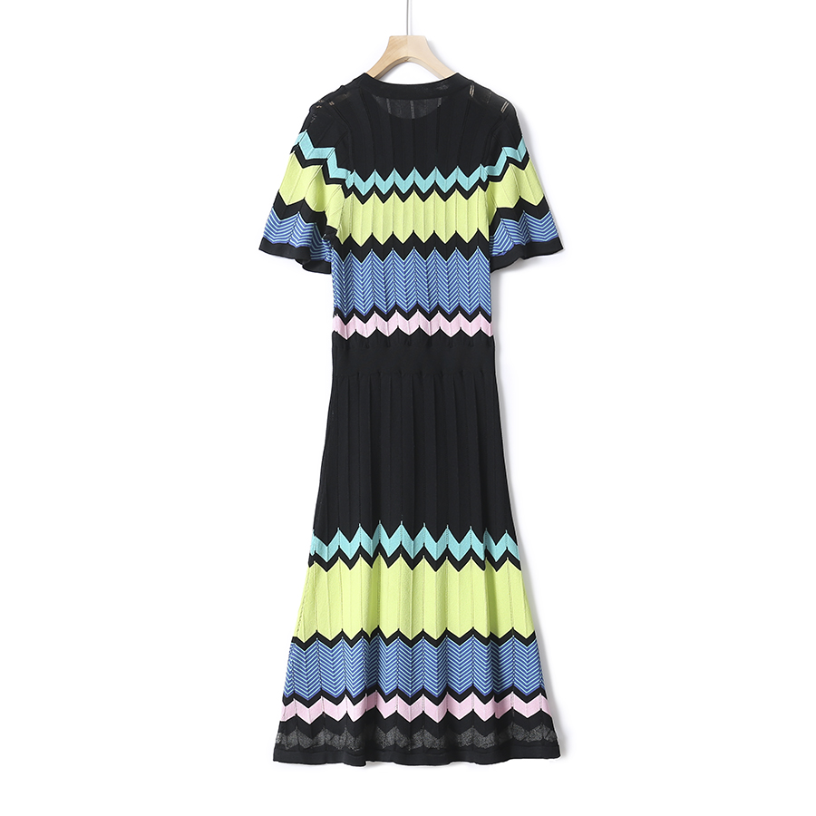 新款韩版复古菱形条纹撞色圆领波浪纹毛织裙