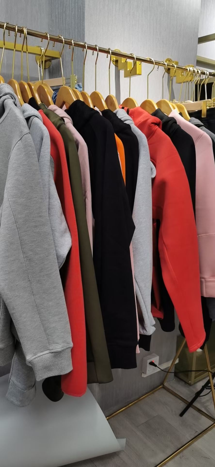 河南爱伦多斯实业有限公司-金奇点服装加工订单交易平台