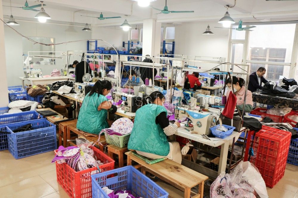 东莞市石排凯司范制衣厂